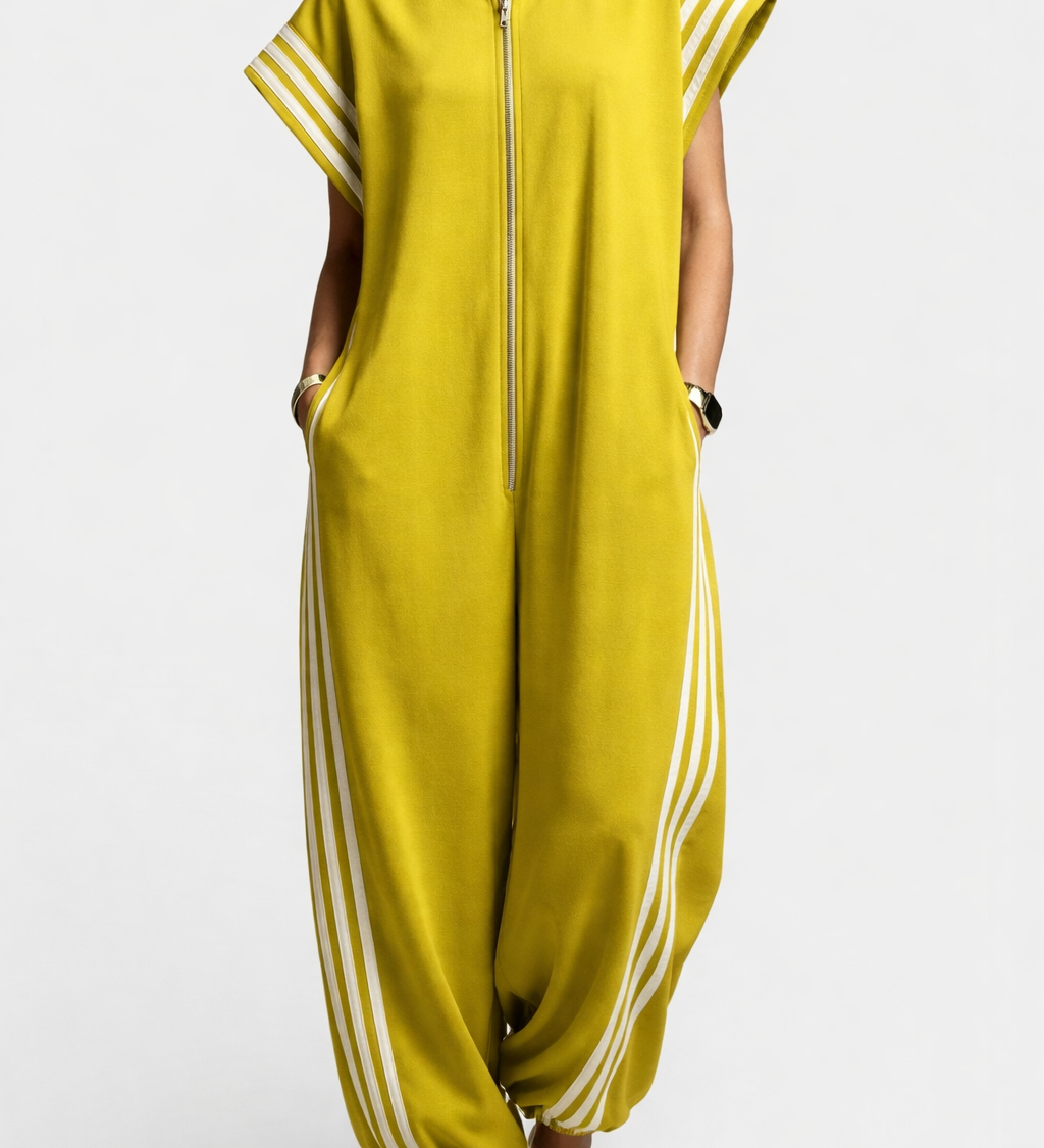 Aneta – Moderní sportovní overal se zipem a bočními pruhy