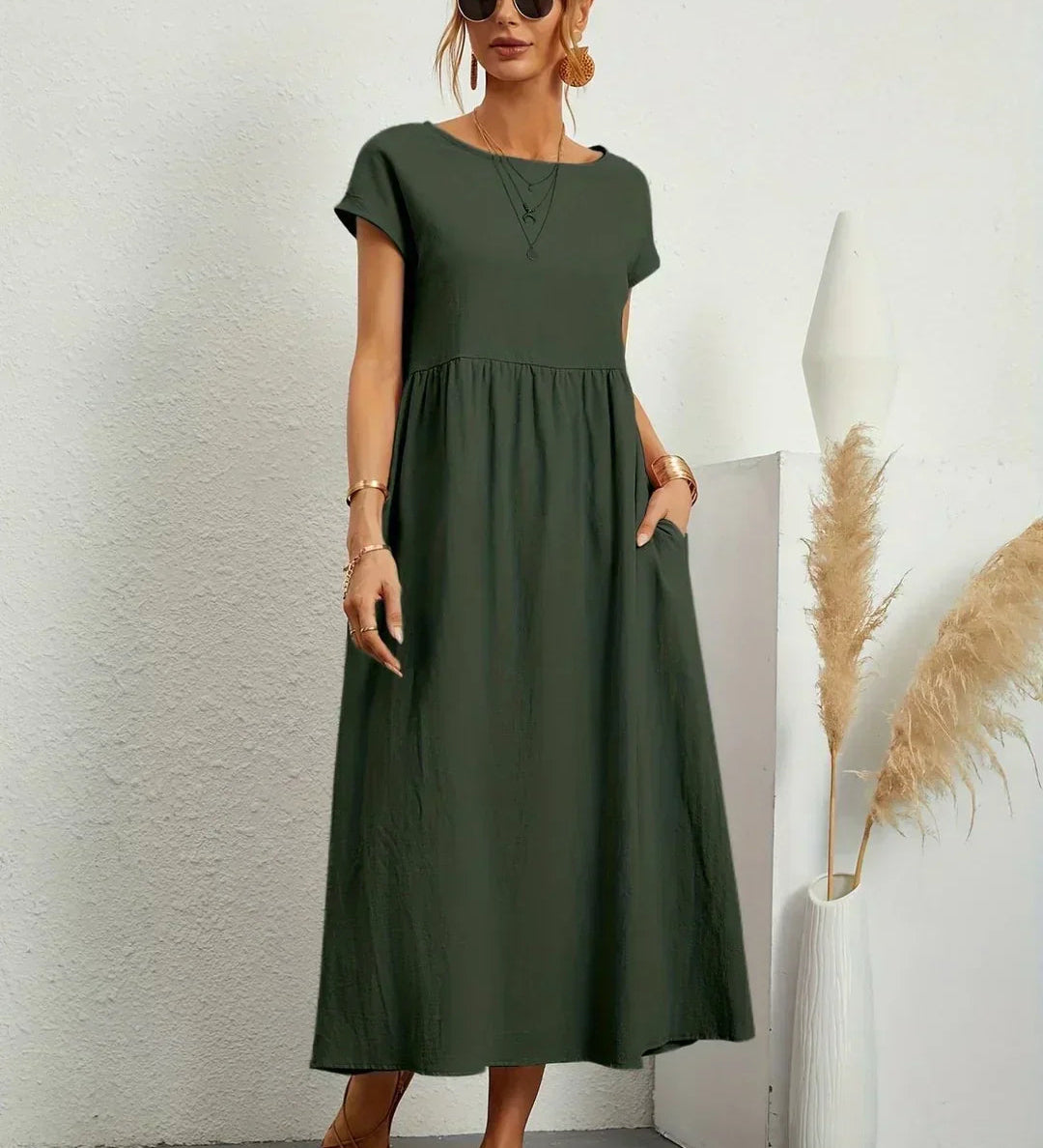 Adéla – Volné midi šaty s kapsami pro každodenní eleganci