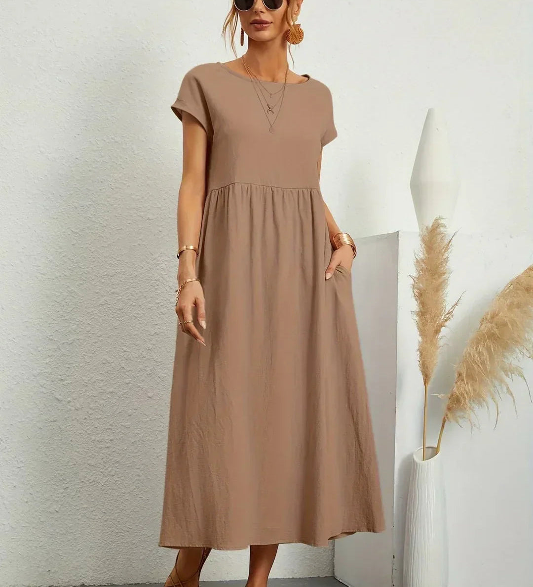 Adéla – Volné midi šaty s kapsami pro každodenní eleganci