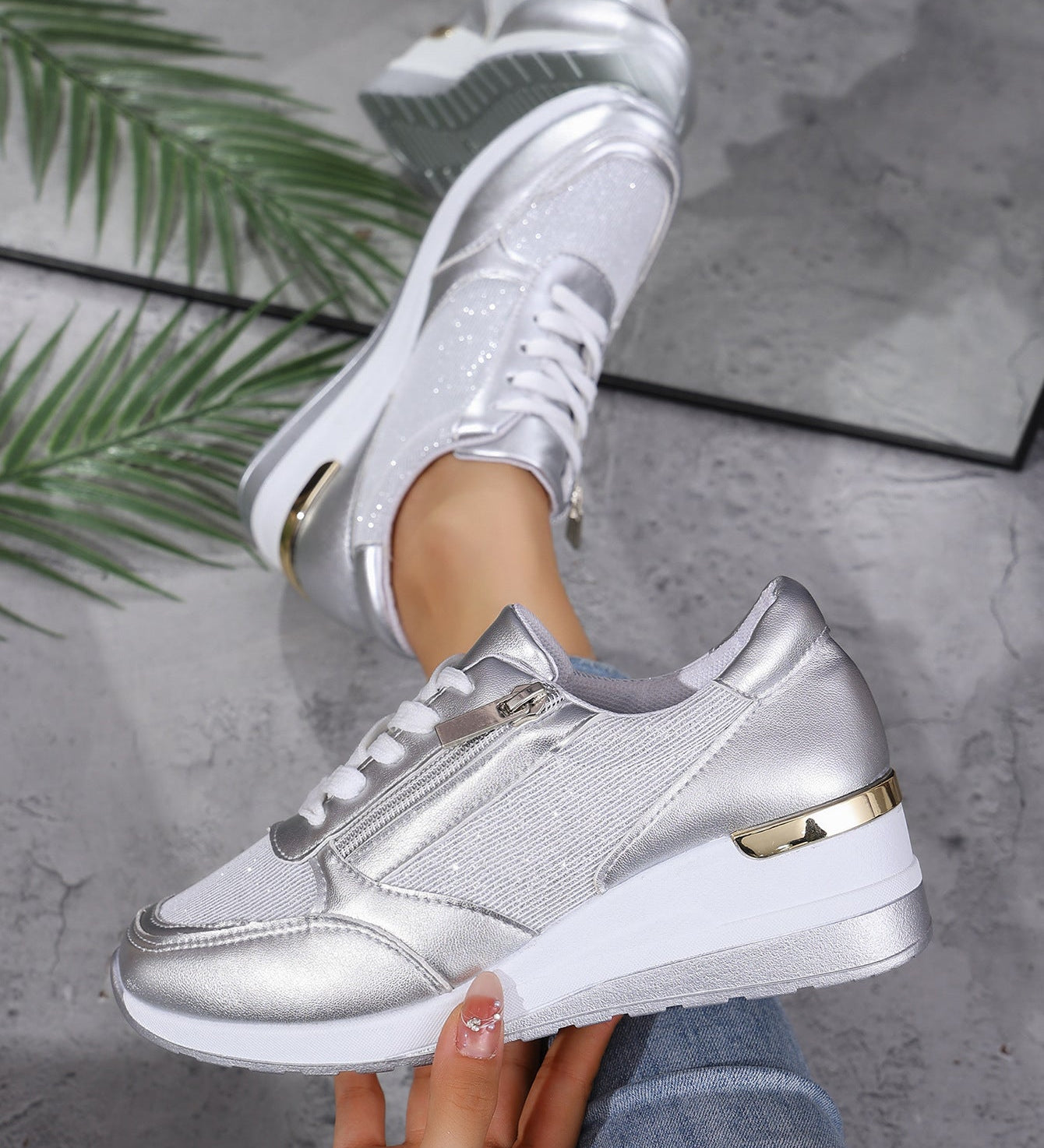 Ema – Lehké ortopedické tenisky na klínu s podporou klenby