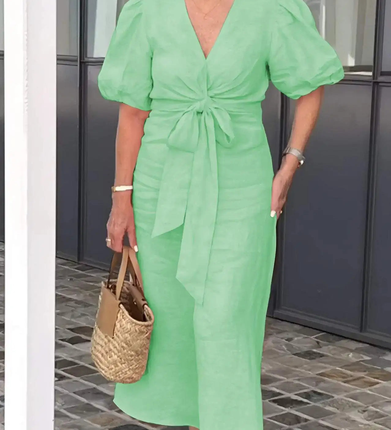 LYNORA | ELEGANTE MIDI-JURK MET V-HALS