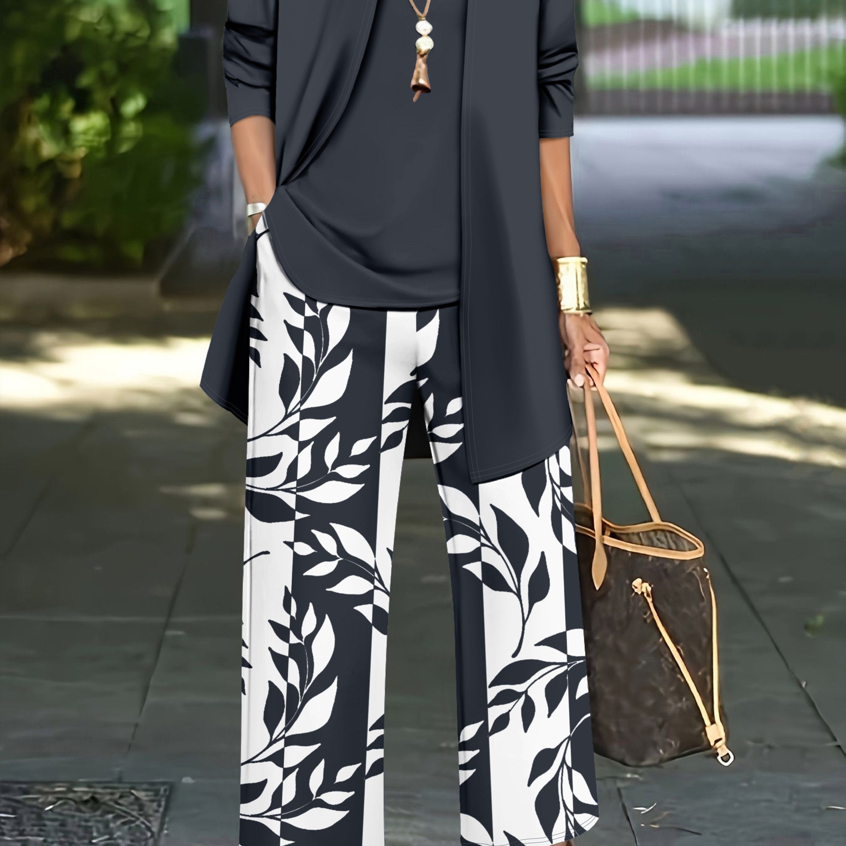 Karin – Elegantní dvoudílná souprava s botanickým vzorem a lehkým topem