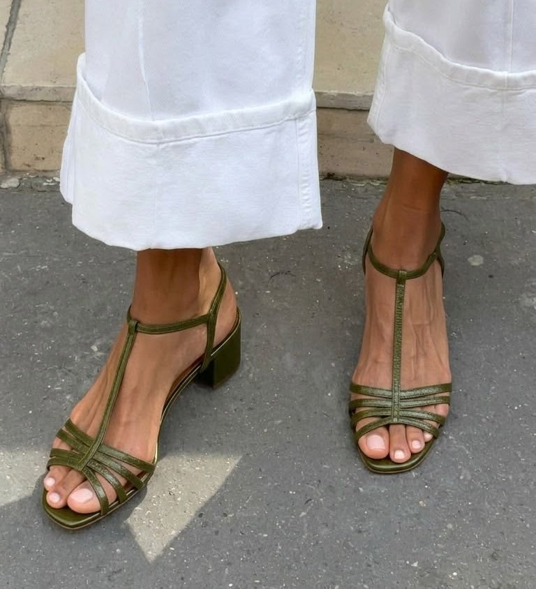 Alena | Zlaté sandály pro každodenní eleganci